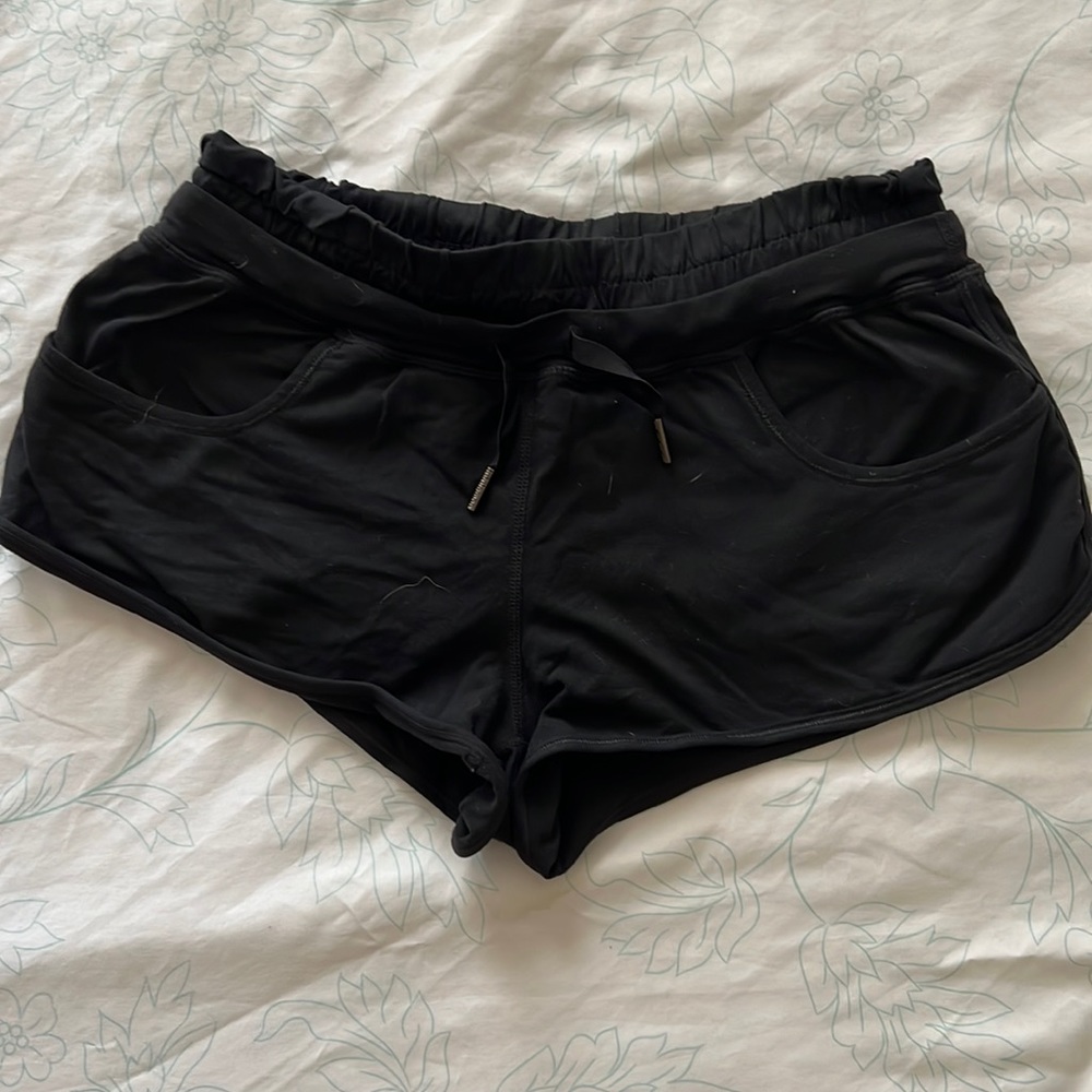 Lulu black shorts with liner size 6